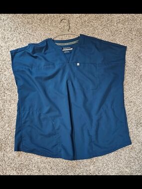 Fabletics Women’s Teal V-Neck Scrub Top